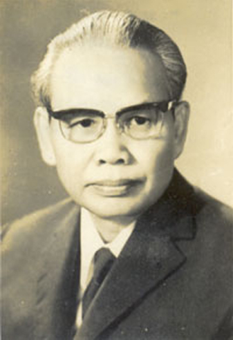 chan-dung-nguyen-xuan-thuy